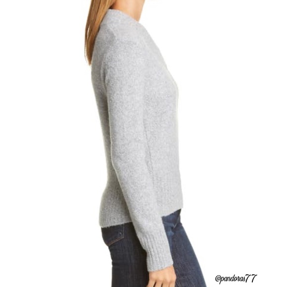 LEWIT—V-NECK SOFT, GRAY MERINO & CASHMERE BOUCLÉ SWEATER. SIZE MEDIUM & BNWT!! - Picture 2 of 13